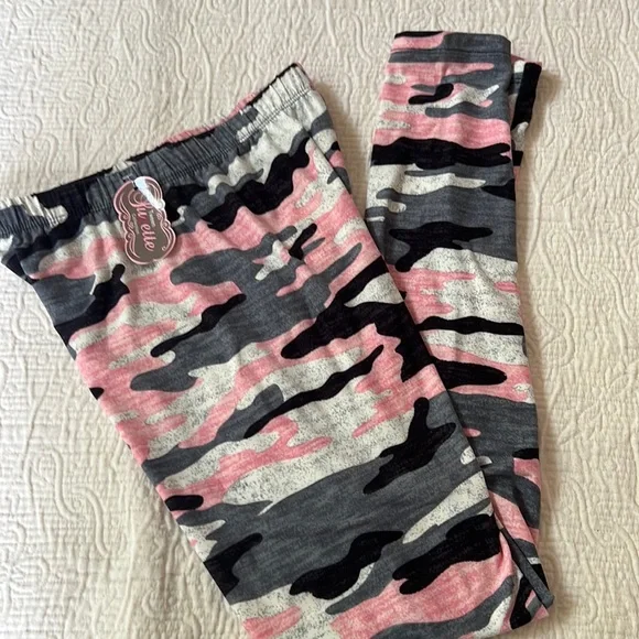 Suzette hot sale camo leggings